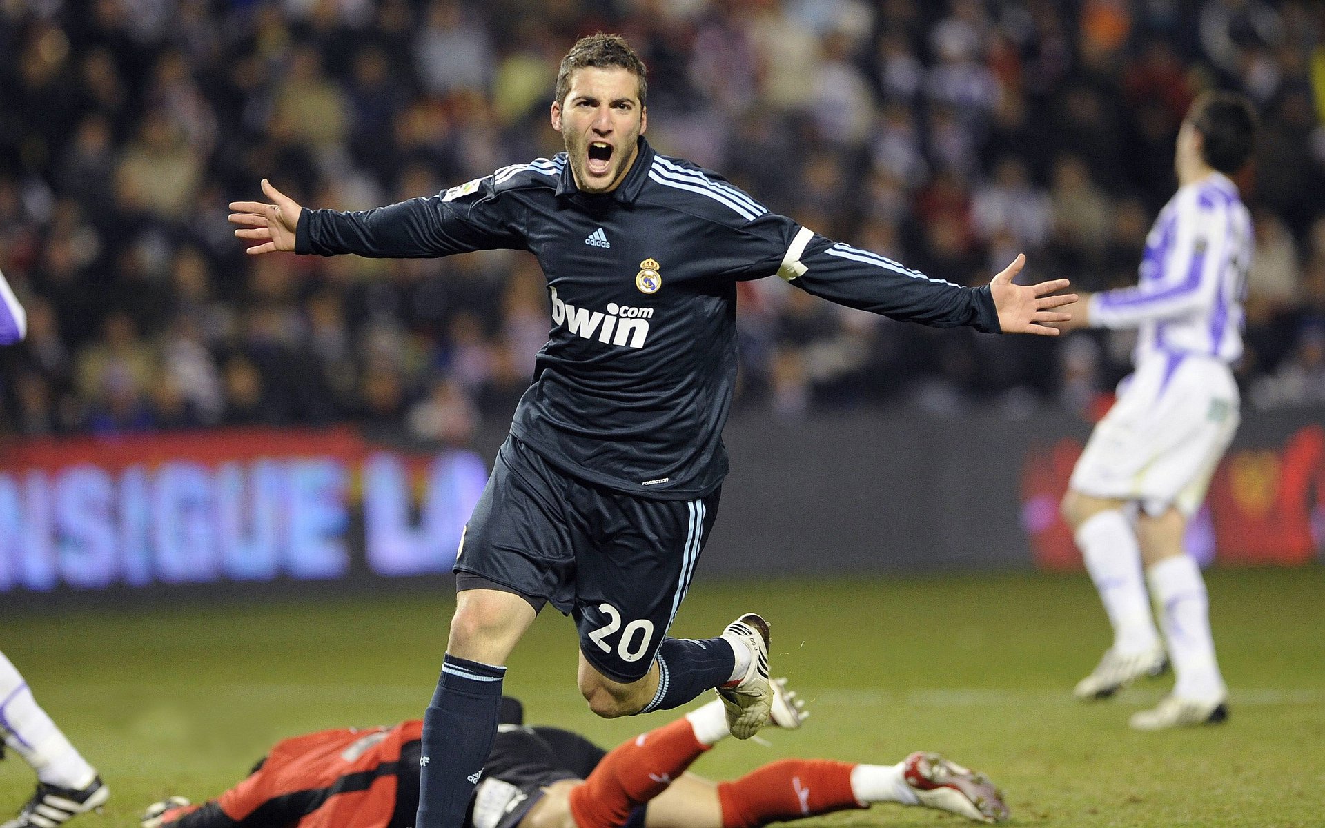 切尔西门将神扑连连,成为全场焦点,切尔西门将进球