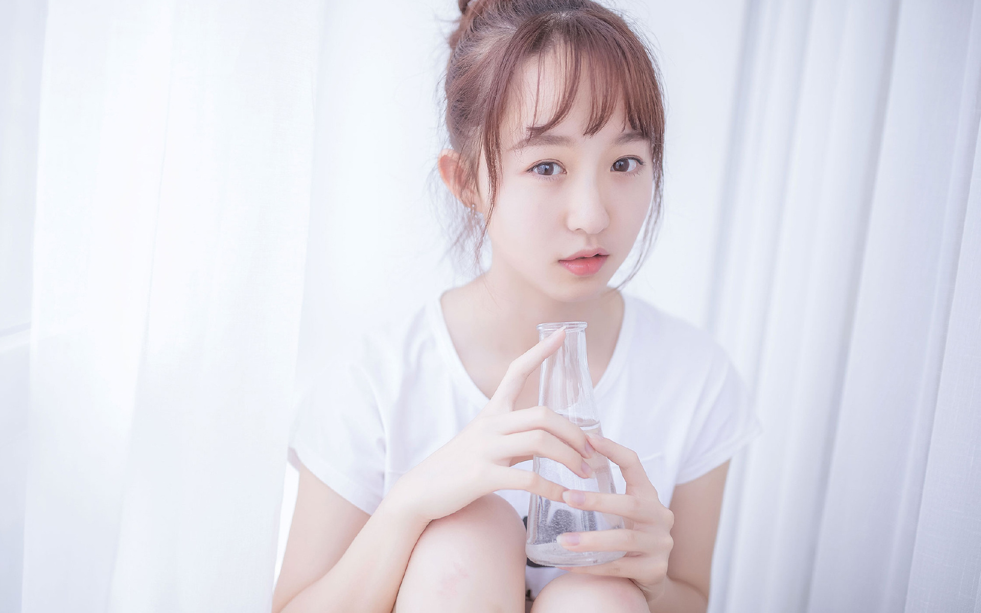 爱游戏体育下载-“举重选手挑战极限重量,高新体育中心赛场掀起运动高潮”