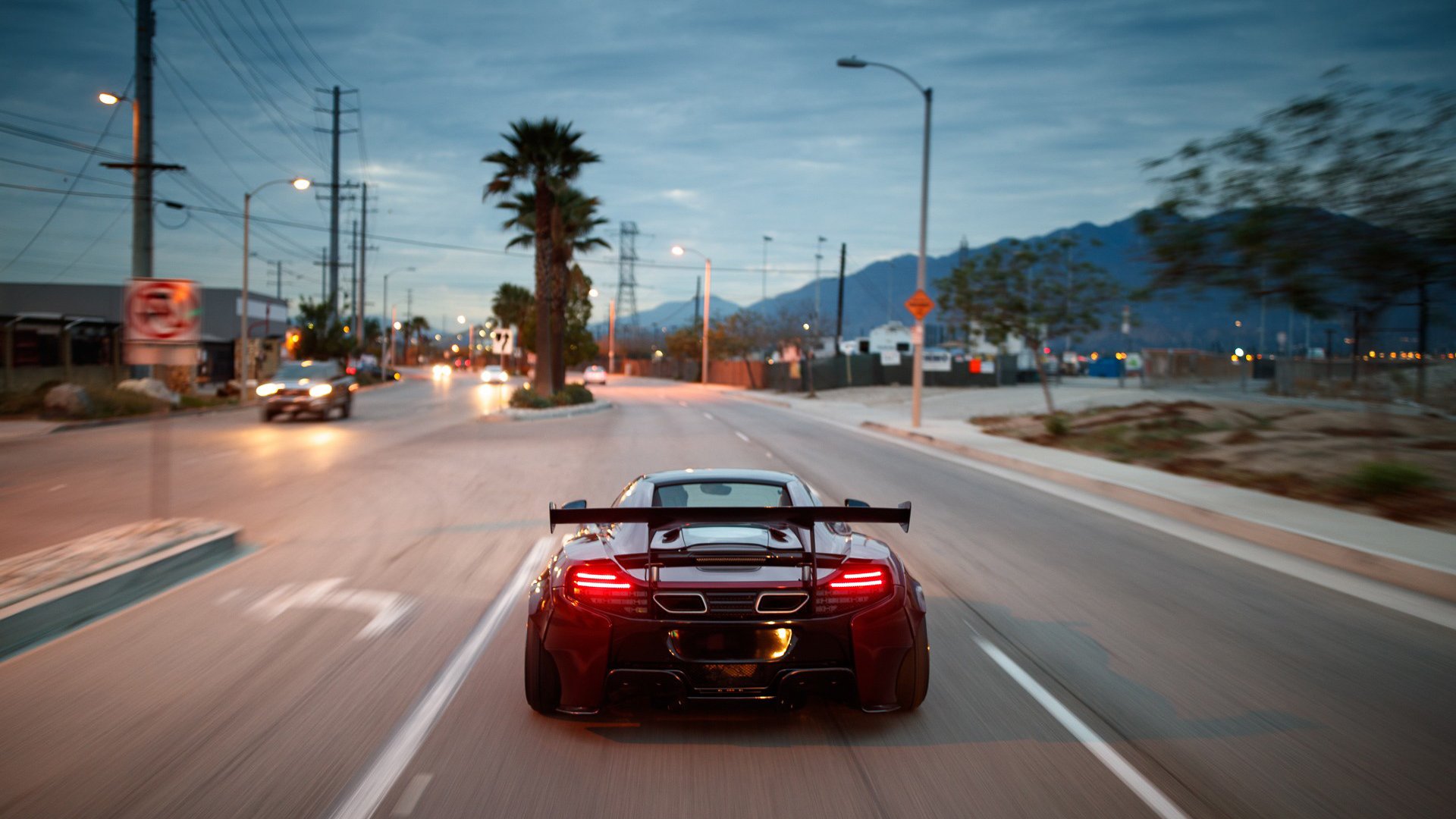 爱游戏入口-皇家社会传球节奏流畅突破密集防守，皇家社会传奇球星